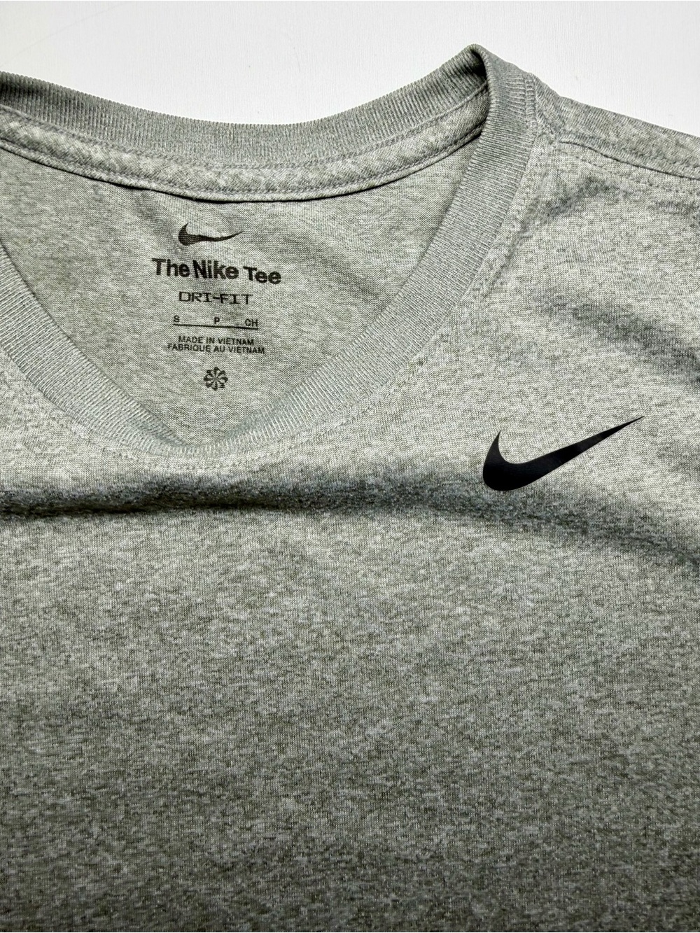 Nike Dri‑Fit T‑Shirt Women’s Small Gray Athletic Training Tee - Picture 2 of 4